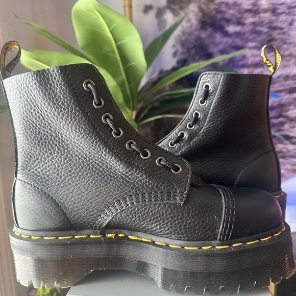 Dr. Martens Sinclair Leather Platform Boots Unisex size 8 - Picture 3 of 9